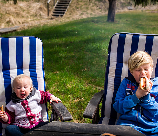 Caroline’s children eating